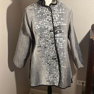 NWT I-Reversible high fashion coat. Lilac and gray